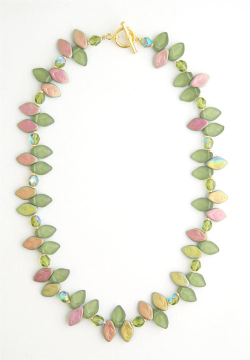 Bohemian Glass Green Leaf Necklace - KJKStyle